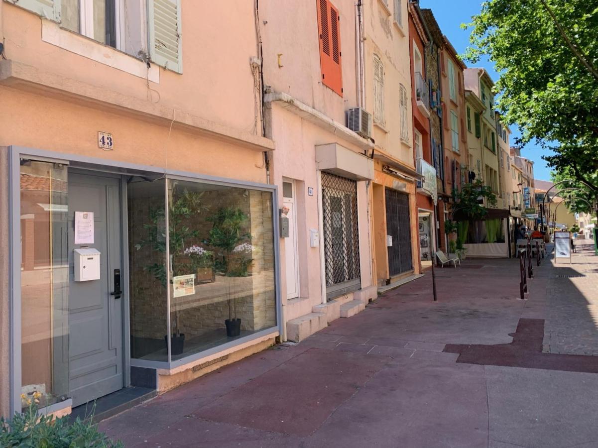 Sublime Studio Au Coeur Historique De Frejus Apartment Exterior photo